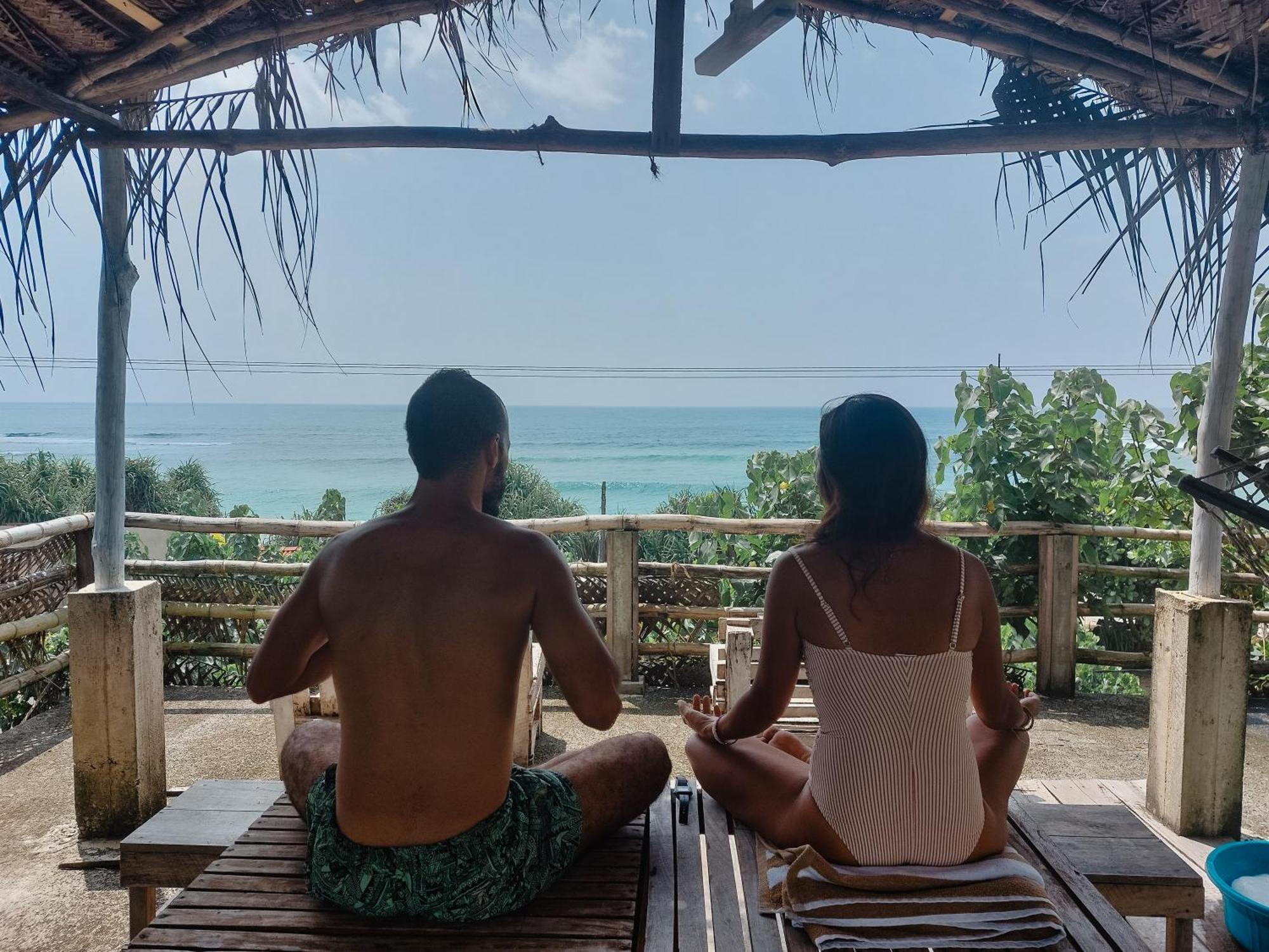 Gaia Ocean Surf Yoga Hostel Ahangama Exterior photo