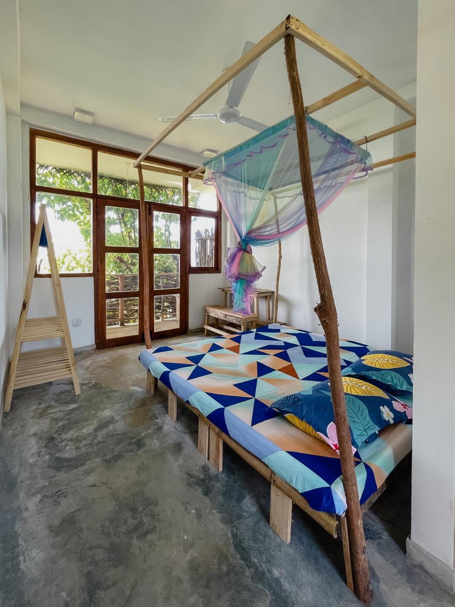 Gaia Ocean Surf Yoga Hostel Ahangama Exterior photo