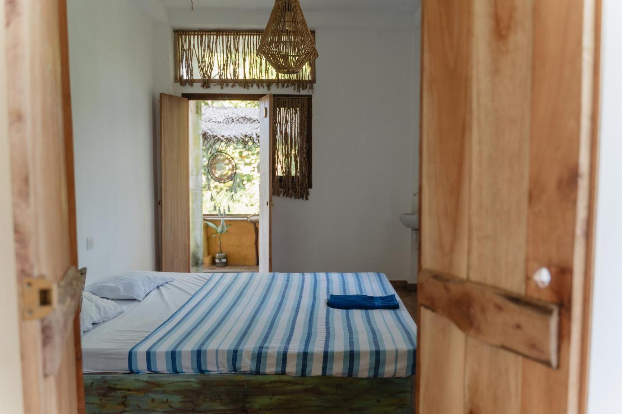Gaia Ocean Surf Yoga Hostel Ahangama Exterior photo