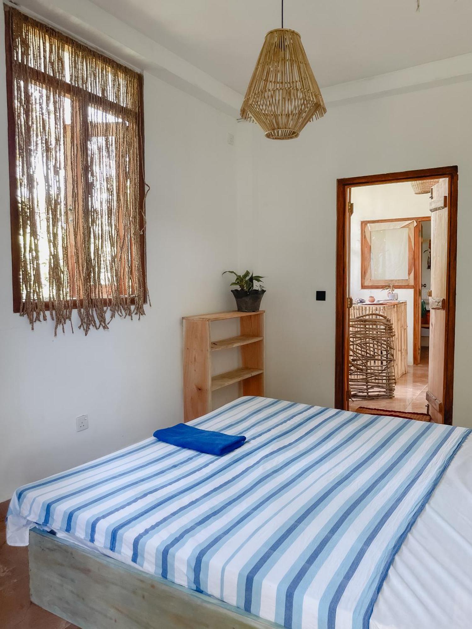 Gaia Ocean Surf Yoga Hostel Ahangama Exterior photo